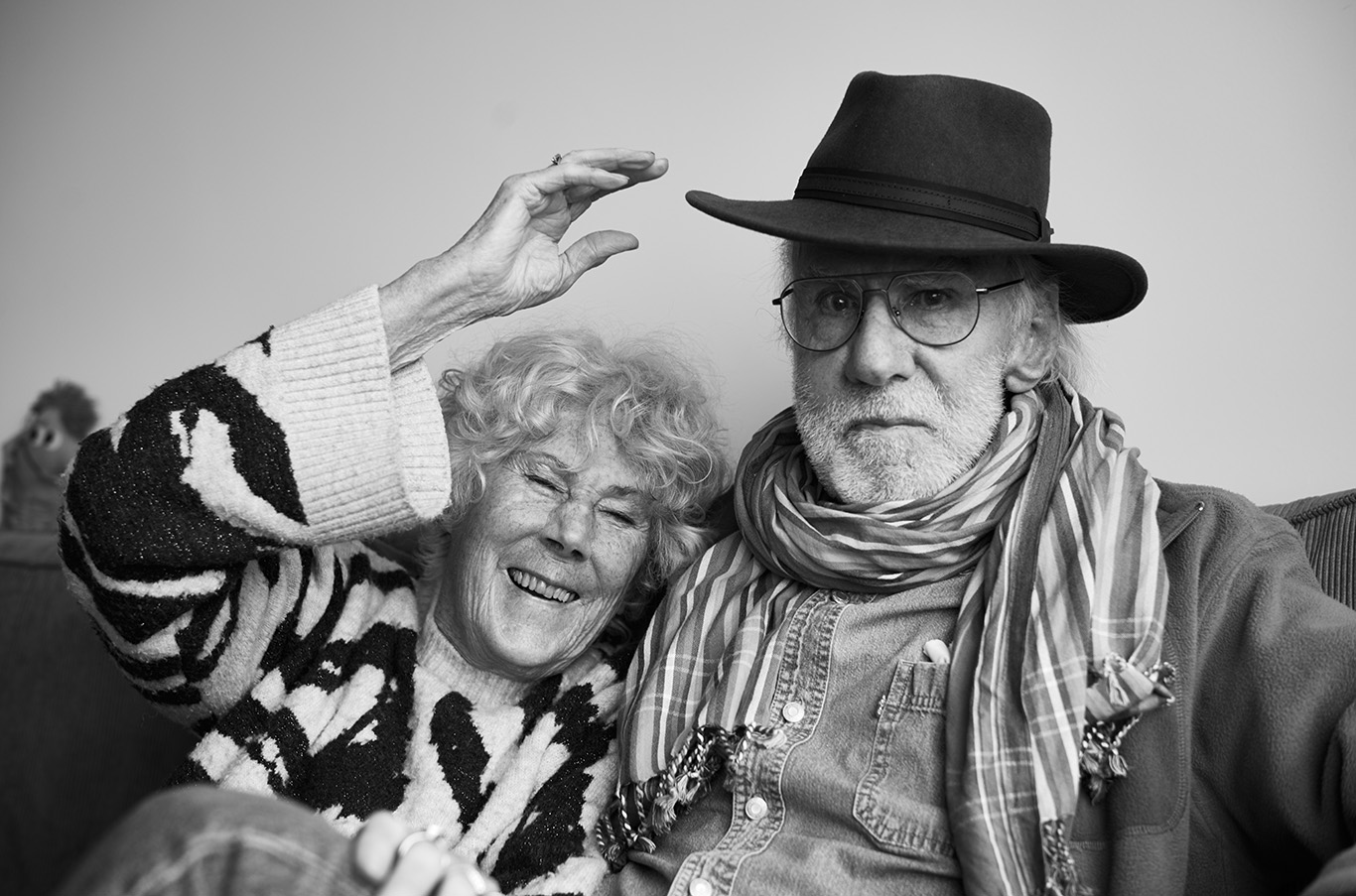 Chas Gerretsen met zijn zus